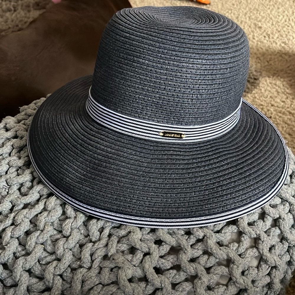 Lands end hat